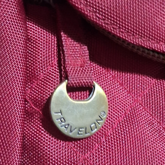 Travelon Anti-theft RFID Blocking Quilted Crossbody Bag. Gently Loved. - Picture 2 of 7